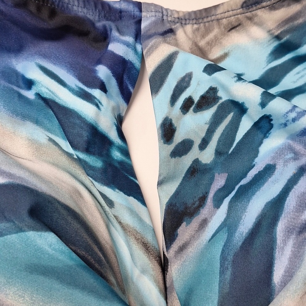Miracle Brand’s Slimming Control Dreamsuit w High Neck & Keyhole Front Swimsuit - Picture 4 of 6